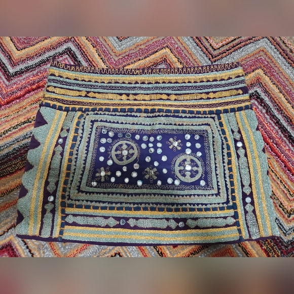 Zara Embroidered Skirt - Picture 1 of 3